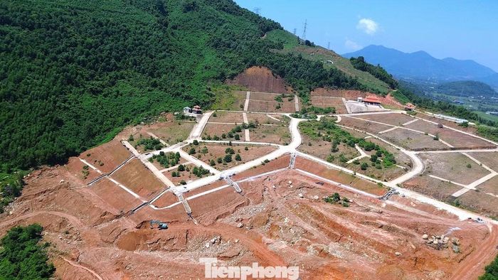 Chủ đầu tư đặt mục tiêu hoàn thành 50% tổng tiến độ giai đoạn 2 trong năm 2026, tập trung vào hệ thống thoát nước, bậc nước, tường chắn và một số khu vực san nền. Các hạng mục còn lại dự kiến hoàn thành trong năm 2027 để bàn giao﻿ đưa vào sử dụng, sớm trước một năm so với kế hoạch.