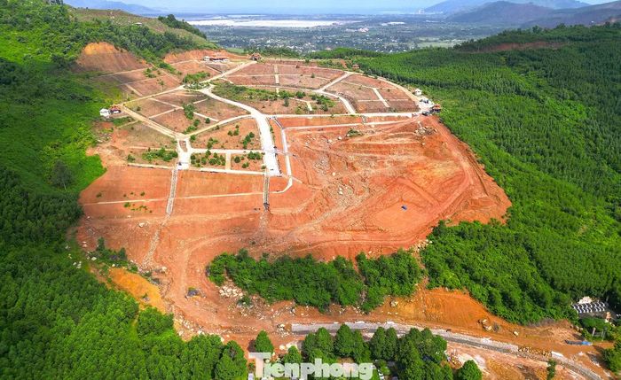  Giai đoạn 1 dự án được phê duyệt﻿ năm 2019 với diện tích hơn 7,8 ha, quy mô khoảng 4.488 lô mộ cùng hệ thống đường giao thông, cổng, nhà quản trang, chòi nghỉ và bãi đỗ xe. Năm 2022, diện tích quy hoạch được điều chỉnh lên hơn 17 ha. 