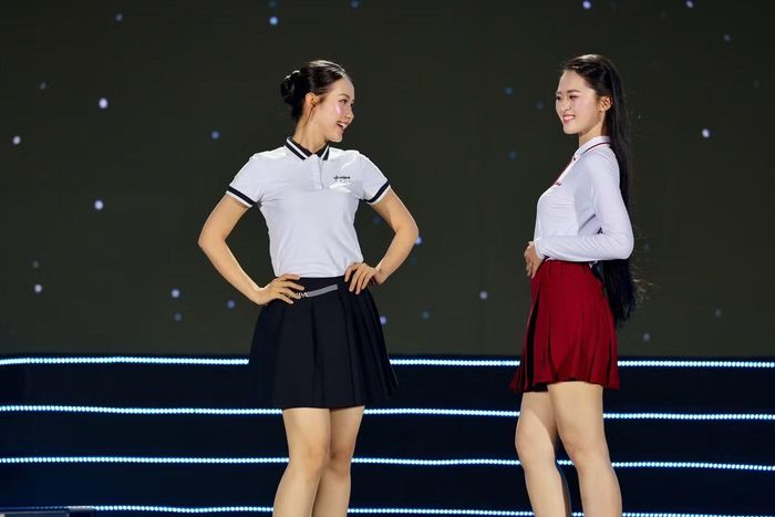 Đến với Chạm Việt Nam 2, Top 25 đã có thời gian rèn luyện catwalk, phong thái và tham gia các hoạt động trải nghiệm của phần thi Đại sứ Thời trang và Thể thao.