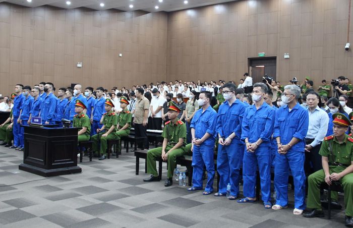Các bị cáo tại phiên tòa.