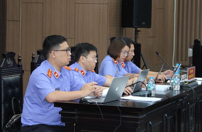 Đại diện Viện Kiểm sát.
