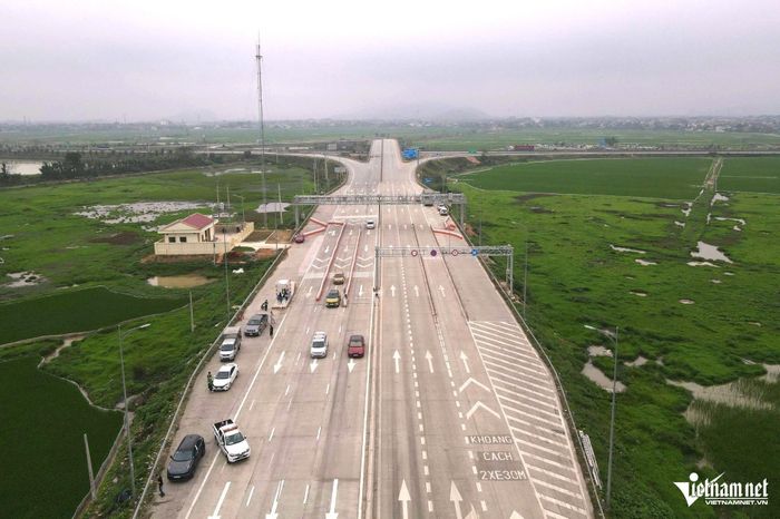 Bên cạnh công nghiệp, đầu tư công và hoạt động xây dựng được kỳ vọng tạo thêm động lực tăng trưởng cho Thanh Hóa trong quý cuối năm. Ảnh: Lê Dương