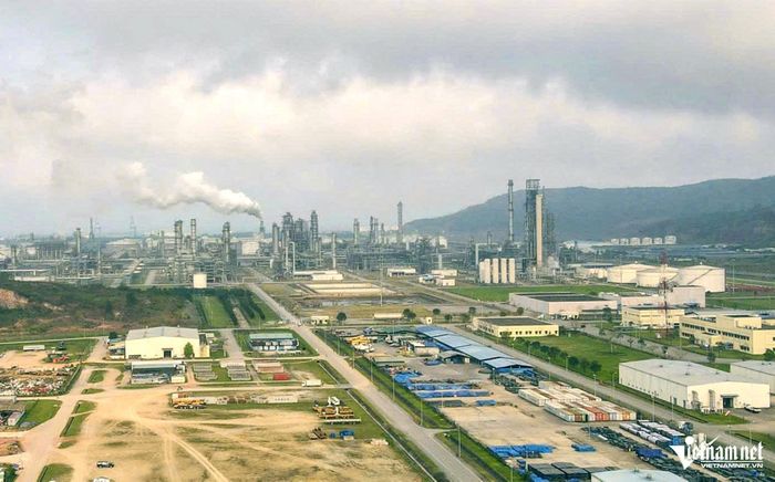 Nhà máy Lọc hóa dầu Nghi Sơn giữ vai trò trụ cột trong phát triển kinh tế của Thanh Hóa. Ảnh: Lê Dương