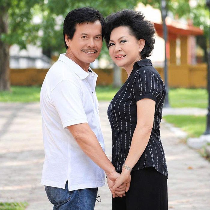 Danh ca Giao Linh nhớ thương khôn nguôi người chồng 35 năm gắn bó đã khuất. 