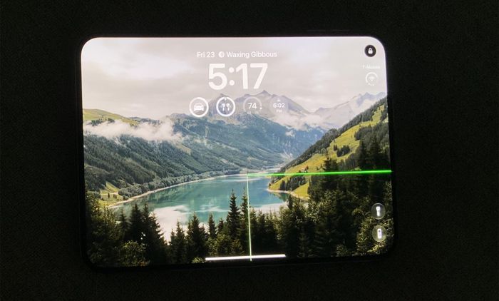 Lại thêm một chiếc iPhone Duo hoàn toàn mới bị hỏng. Rất may cho người dùng, thiết bị này đã được đổi mới ngay lập tức. Ảnh: Reddit/PhoneArena