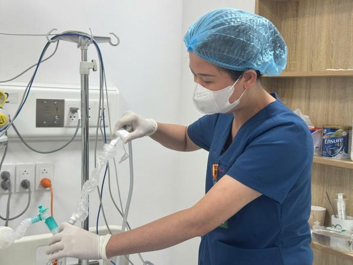 Với nữ điều dưỡng Oanh, nỗi ám ảnh nhất là tiếng khóc người thân. Ảnh: P.T.