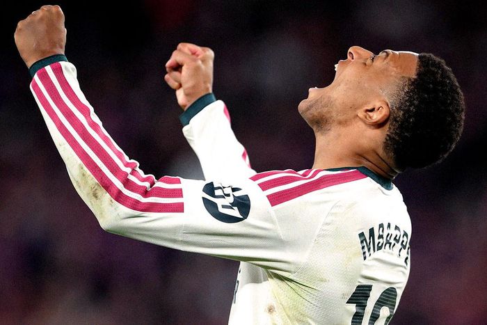 Mbappe bùng nổ trước lễ trao Quả bóng vàng. Ảnh: RMCF