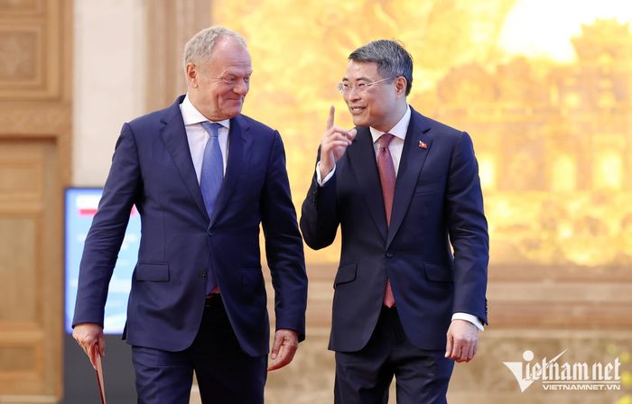 Thủ tướng Lê Minh Hưng và Thủ tướng Ba Lan Donald Tusk sau hội đàm