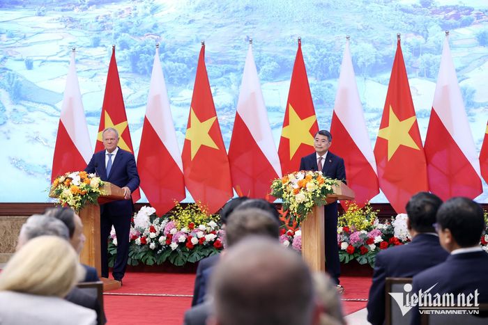 Hai Thủ tướng gặp gỡ báo chí sau hội đàm