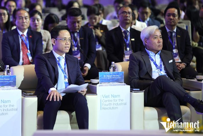 Các chuyên gia thảo luận tại hội nghị chiều 26/10. Ảnh: Phước Sáng