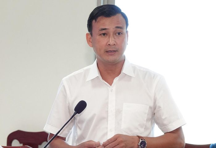 Ông Nguyễn Phi Đa, Chánh Văn phòng UBND tỉnh Đồng Tháp thông tin về vụ việc. Ảnh: T.X