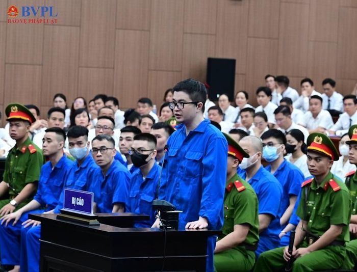  Bị cáo Phó Đức Nam (tức Mr Pips) khai báo trước toà. 
