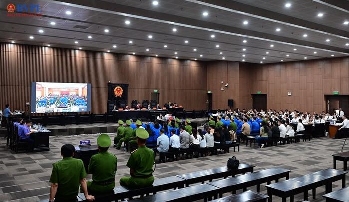  Quang cảnh phiên tòa tại phòng xét xử TAND TP Hà Nội. 