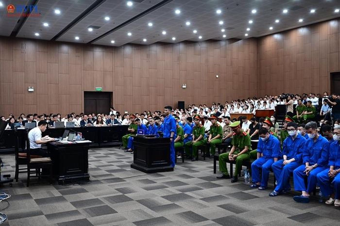  Quang cảnh phiên tòa. 