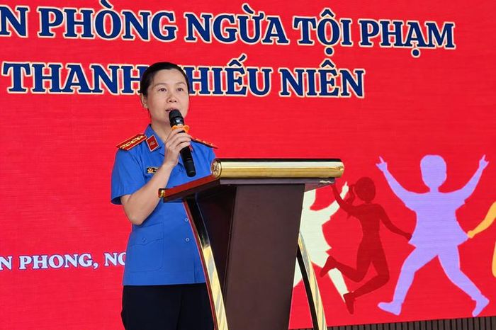  Đồng chí Ngô Phương Dung – Phó Viện trưởng VKSND khu vực 7 TP Bắc Ninh phát biểu.