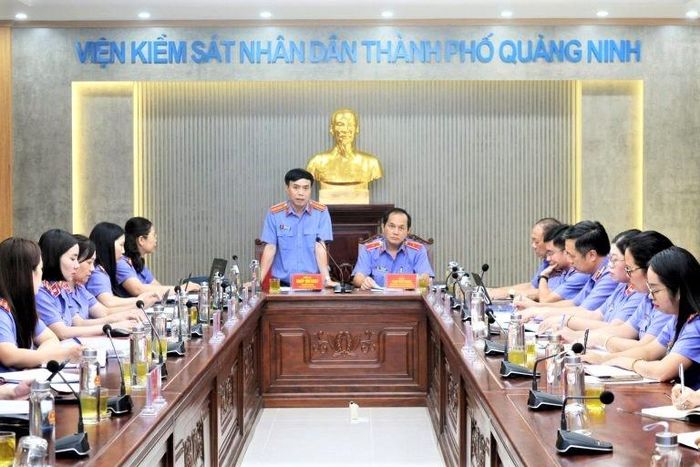 Đồng chí Nhiếp Văn Ngọc, Phó Chánh Văn phòng VKSND tối cao phát biểu tại buổi làm việc.
