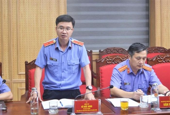 Đồng chí Vũ Đức Ninh, Phó Viện trưởng VKSND TP Quảng Ninh phát biểu tại buổi làm việc.