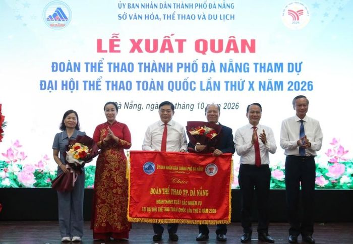  Lãnh đạo TP Đà Nẵng trao cờ xuất quân cho Đoàn Thể thao Đà Nẵng thi đấu tại Đại hội Thể thao toàn quốc lần thứ X năm 2026. 
