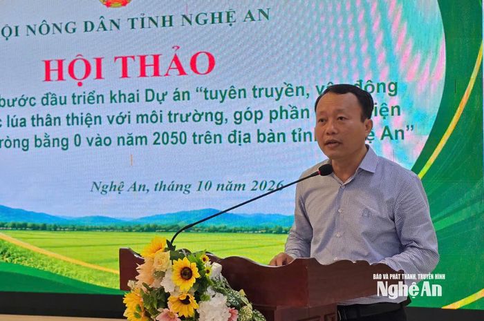 Đồng chí Võ Văn Phong - Phó Chủ tịch Hội Nông dân tỉnh Nghệ An phát biểu khai mạc hội thảo. Ảnh: Bùi Thọ