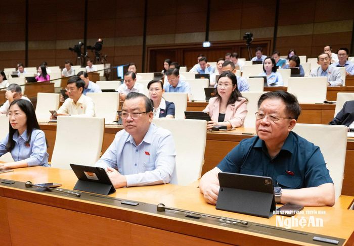 Các đại biểu tham dự phiên họp. Ảnh: V.C