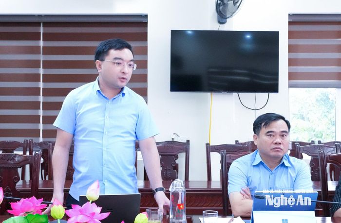Bí thư Tỉnh đoàn Hồ Phúc Hải nêu dự kiến một số hoạt động của Đoàn Thanh niên trong Tuần lễ Văn hóa - Đại đoàn kết năm 2026, trong đó có hoạt động dân ca, dân vũ, trình diễn áo dài. Ảnh: Mai Hoa