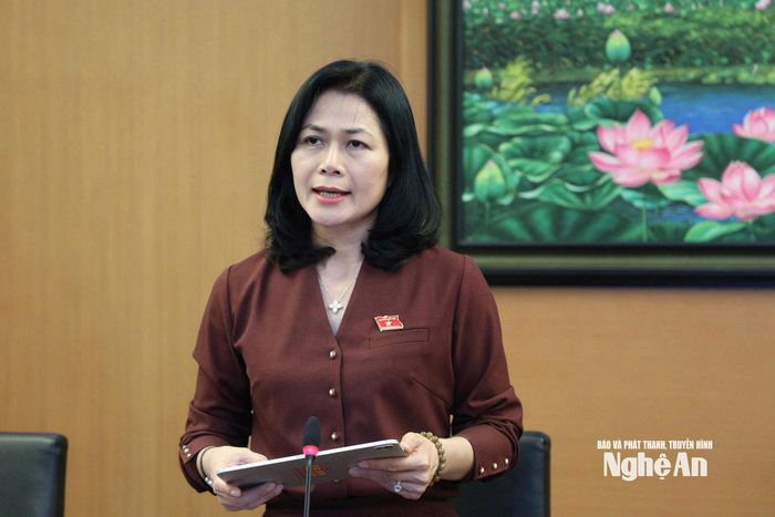 Đại biểu Vũ Thị Lan Anh - Ủy viên chuyên trách Ủy ban Công tác đại biểu của Quốc hội phát biểu thảo luận. Ảnh: Ảnh: Việt Anh