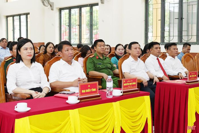 Đại biểu tham dự hội nghị.