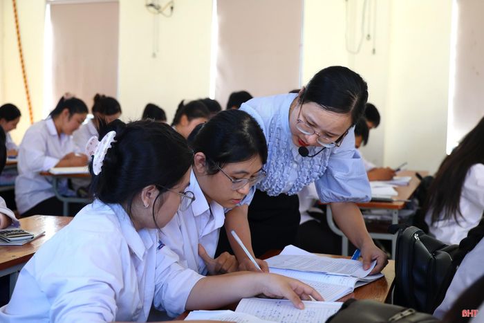 Điều chỉnh nội dung ôn tập phù hợp năng lực, mục tiêu của từng nhóm học sinh