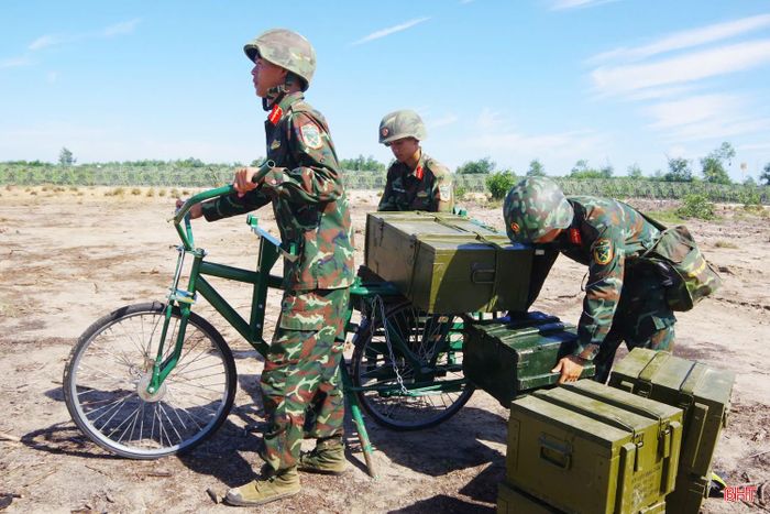 Đạn dược, khí tài đã được đưa đến từng khu vực diễn tập.
