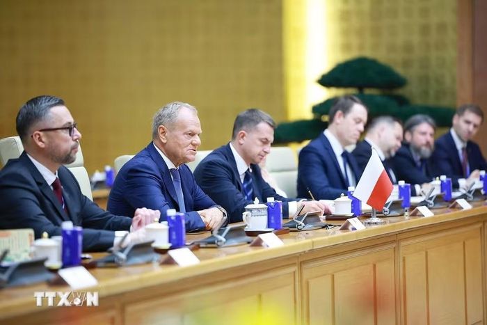 Thủ tướng Cộng hòa Ba Lan Donald Tusk phát biểu tại cuộc hội đàm. (Ảnh: Dương Giang/TTXVN)