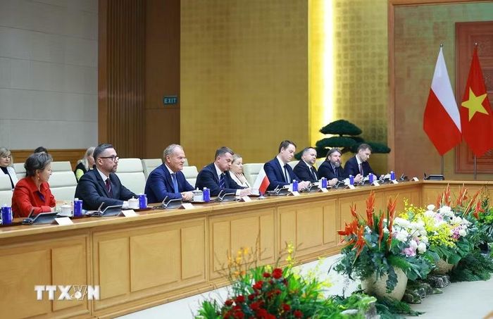 Thủ tướng Cộng hòa Ba Lan Donald Tusk phát biểu tại cuộc hội đàm. (Ảnh: Dương Giang/TTXVN)