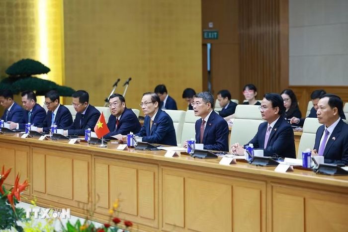 Thủ tướng Lê Minh Hưng phát biểu tại cuộc hội đàm với Thủ tướng Cộng hòa Ba Lan Donald Tusk. (Ảnh: Dương Giang/TTXVN)