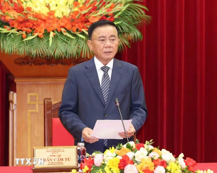 Thường trực Ban Bí thư Trần Cẩm Tú phát biểu tại buổi tiếp Đoàn cán bộ lãnh đạo trẻ Đảng Nhân dân Campuchia. (Ảnh: Phương Hoa/TTXVN)