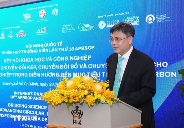 Phó Giáo sư-Tiến sỹ Nguyễn Minh Tâm, Phó Giám đốc Đại học Quốc gia Thành phố Hồ Chí Minh, phát biểu tại Hội nghị. (Ảnh: Trung Tuyến/TTXVN)