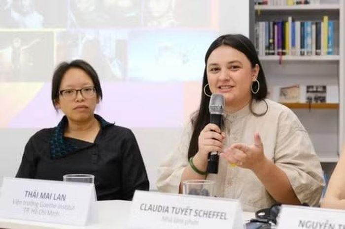 Nhà làm phim Claudia Tuyết Scheffel - khách mời của tuần phim. (Ảnh: PV/Vietnam+)