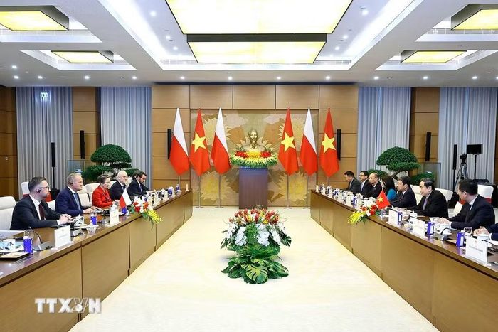 Chủ tịch Quốc hội Trần Thanh Mẫn hội kiến Thủ tướng Ba Lan Donald Tusk. (Ảnh: Doãn Tấn/TTXVN)