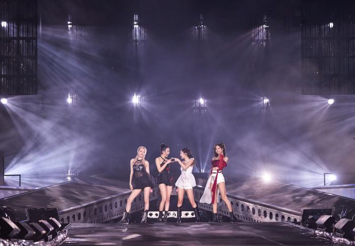 Trong 2 ngày diễn ra concert BlackPink, tổng số khách du lịch đến Hà Nội đạt khoảng hơn 170.000 lượt, tổng doanh thu ước đạt 630 tỷ đồng tăng hơn 25% so với trung bình. (Ảnh: PV/Vietnam+)