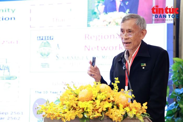 Tiến sĩ Chaiyod Bunyagidj, đại diện Mạng lưới sản xuất và tiêu dùng bền vững Thái Lan (Thai SCP Net), phát biểu tại hội nghị.