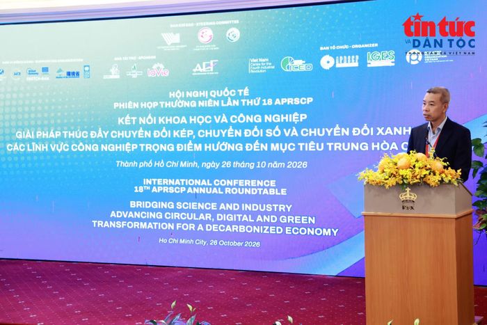 Ông Hoàng Văn Tâm, Trưởng Phòng Tổng hợp Cục Khoa học Công nghệ và Chuyển đổi số (Bộ Công Thương), phát biểu tại hội nghị.