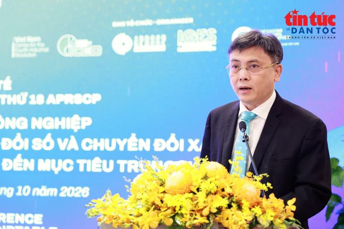PGS.TS Nguyễn Minh Tâm, Phó Giám đốc Đại học Quốc gia TP Hồ Chí Minh, phát biểu tại hội nghị.