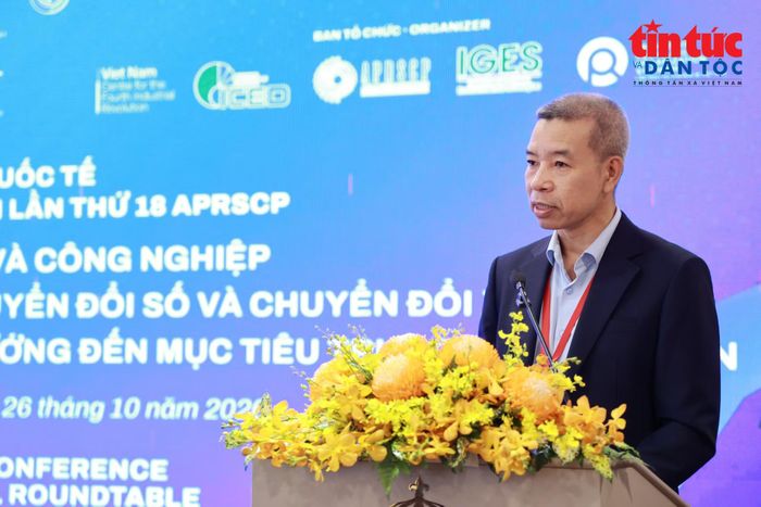 Ông Hoàng Văn Tâm, Trưởng Phòng Tổng hợp Cục Khoa học Công nghệ và Chuyển đổi số (Bộ Công Thương), phát biểu tại hội nghị.