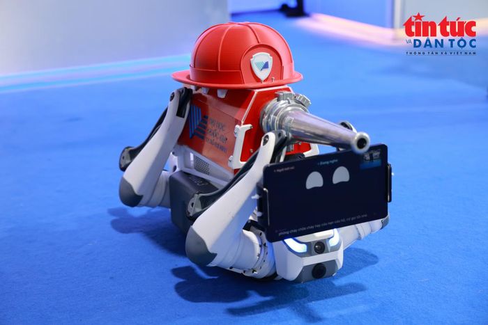 Robot phục vụ hoạt động trải nghiệm tại GRECO 2026.