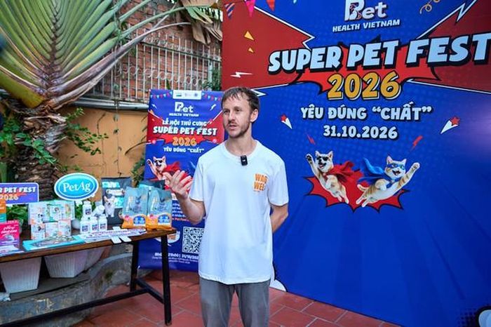 Ông Alex Ward, nhà sáng lập kiêm Giám đốc Wagwel Rescue Saigon