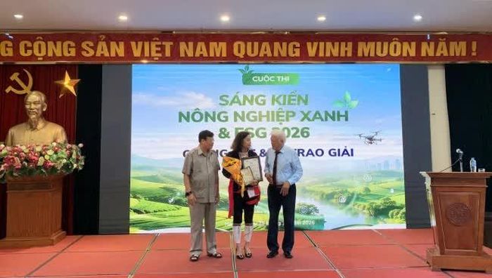 Giải Nhì thuộc về HTX Nông dược Dân tộc miền núi Ba Vì.
