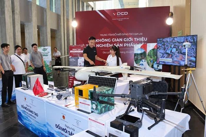 VDCD Gia Lai giới thiệu các giải pháp công nghệ thu hút nhiều doanh nghiệp quan tâm.