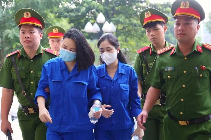 Các bị cáo khác tại phiên tòa. Ảnh: Q.A.