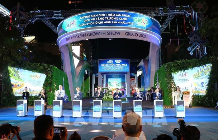 Lãnh đạo TP. Hồ Chí Minh cùng các đại biểu thực hiện nghi thức khai mạc GRECO 2026. Ảnh: Thanh Vũ - TTXVN
