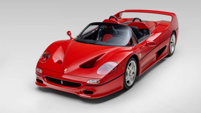 Chiếc Ferrari F50 mang số khung 107165 là một trong 349 xe được sản xuất trên toàn thế giới.
