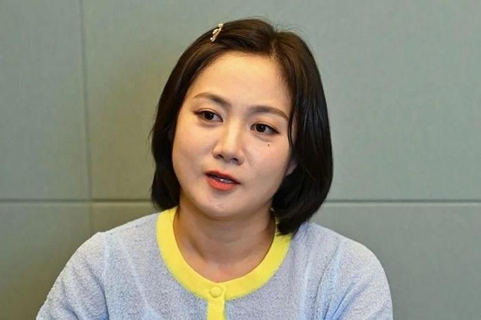 Hai người từng cùng làm quản lý cho Park Na Rae dường như không còn giữ quan điểm thống nhất.