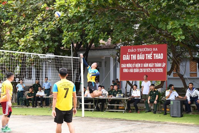 Hoạt động thể thao chào mừng kỷ niệm Vùng 4 Hải quân.